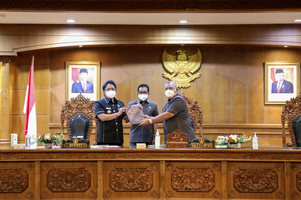 Sidang Paripurna DPRD Kabupaten Badung  Bupati Giri Prasta Komitmen Utamakan Kepentingan dan Kebutuhan Masyarakat
